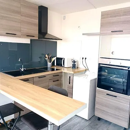 Agreable Logement Sur La Marina